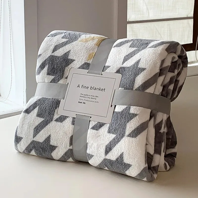 120x200cm Fluffy Warm Super Soft Flannel Blanket Durable Office Bedspread Coral Fleece Solid Color Summer Blanket Thin Quilt
120x200cm Fluffy Warm Super Soft Flannel Blanket Durable Office Bedspread Coral Fleece Solid Color Summer Blanket Thin Quilt
