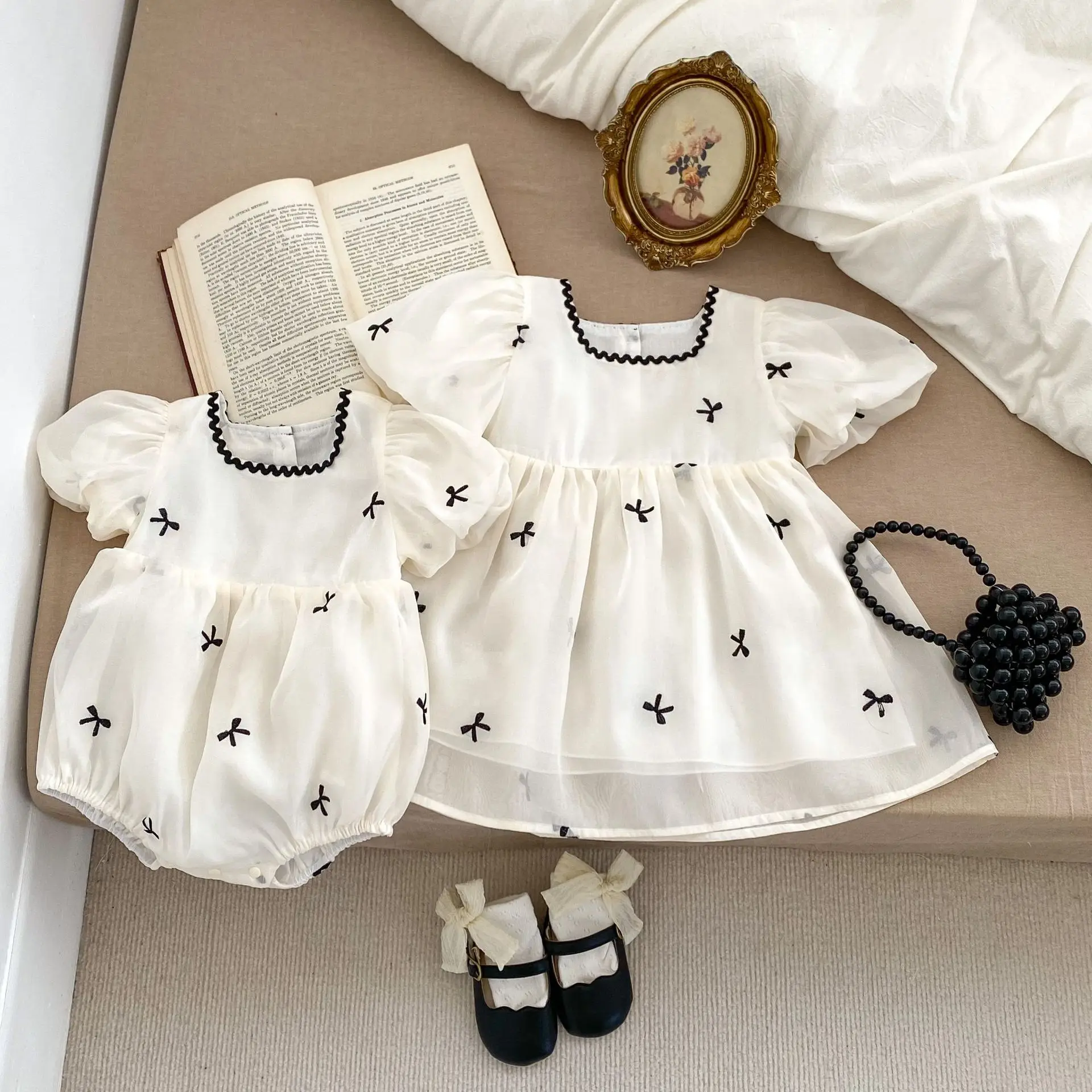 

Summer Newborn Sisters Romper Dress Princess Baby Girl Clothes Sweet Bow Puff Sleeves Dresses Breathable Infant Girls Jumpsuit