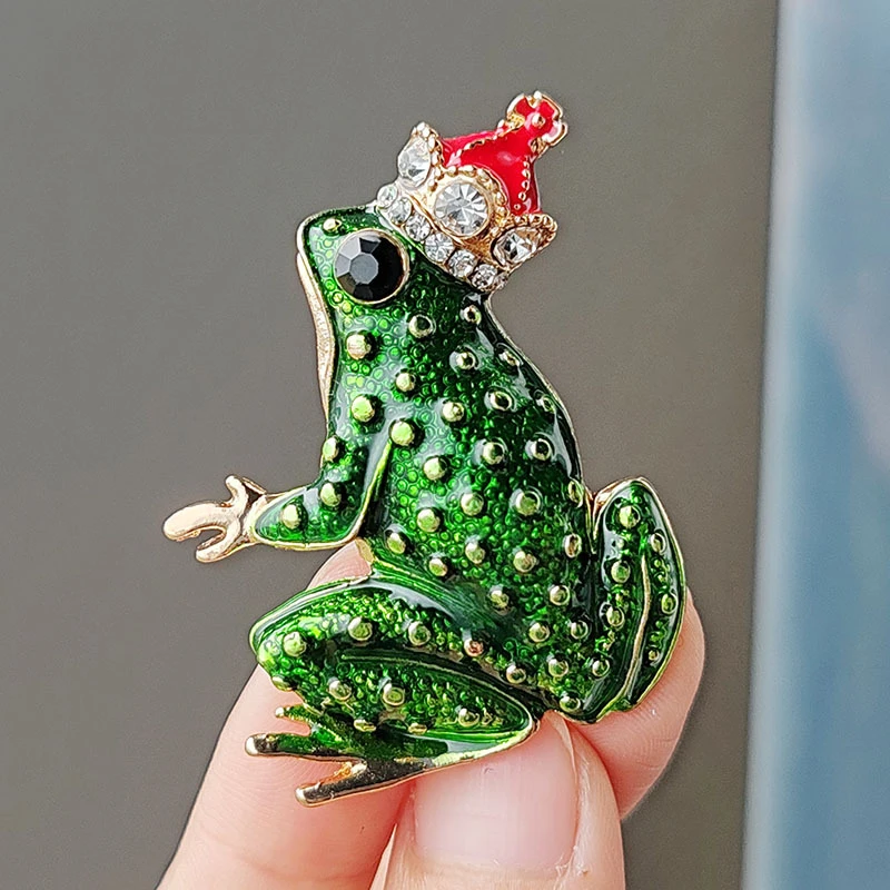 New Cute Rhinestone Frog Brooches for Women Men Vivid Green Animal Brooch Pin Fashion Suit Coat Badge Accessories Jewelry Gift
New Cute Rhinestone Frog Brooches for Women Men Vivid Green Animal Brooch Pin Fashion Suit Coat Badge Accessories Jewelry Gift