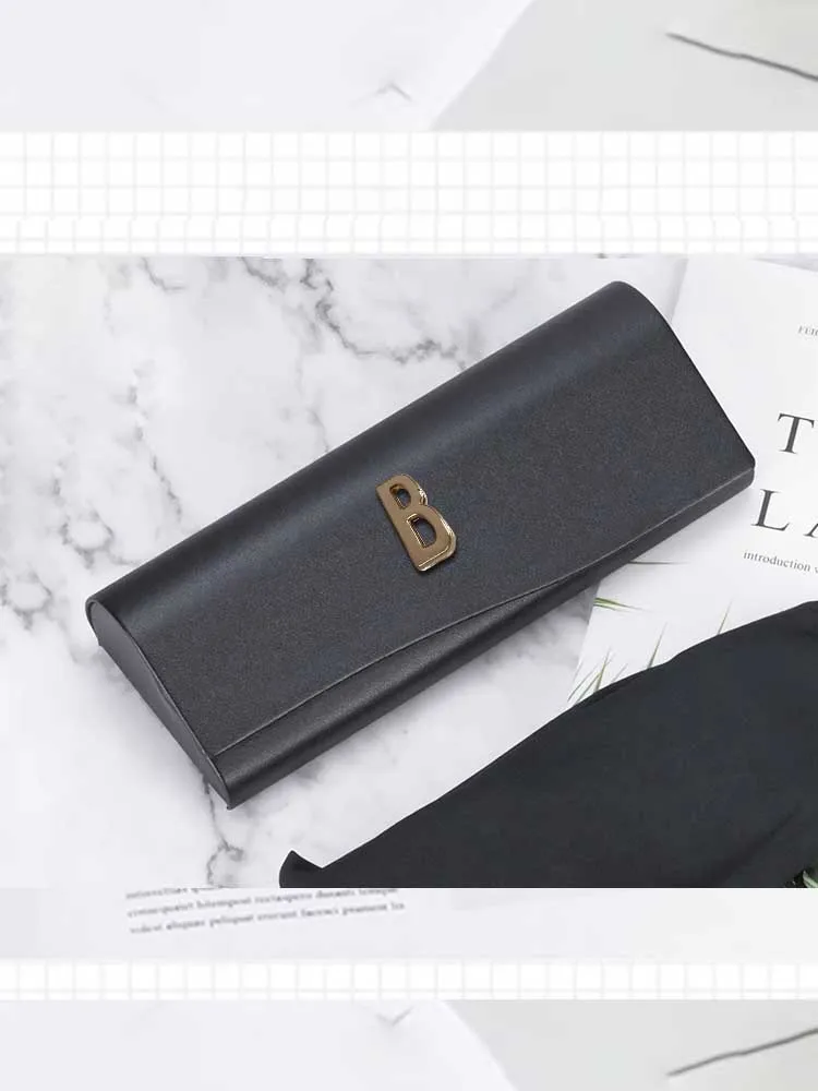 Customized Portable Eyewear Cases Anti-Stress Stylish Design Personalized Customer Name Alphabet Design: Metal & Gem Motif
Customized Portable Eyewear Cases Anti-Stress Stylish Design Personalized Customer Name Alphabet Design: Metal & Gem Motif