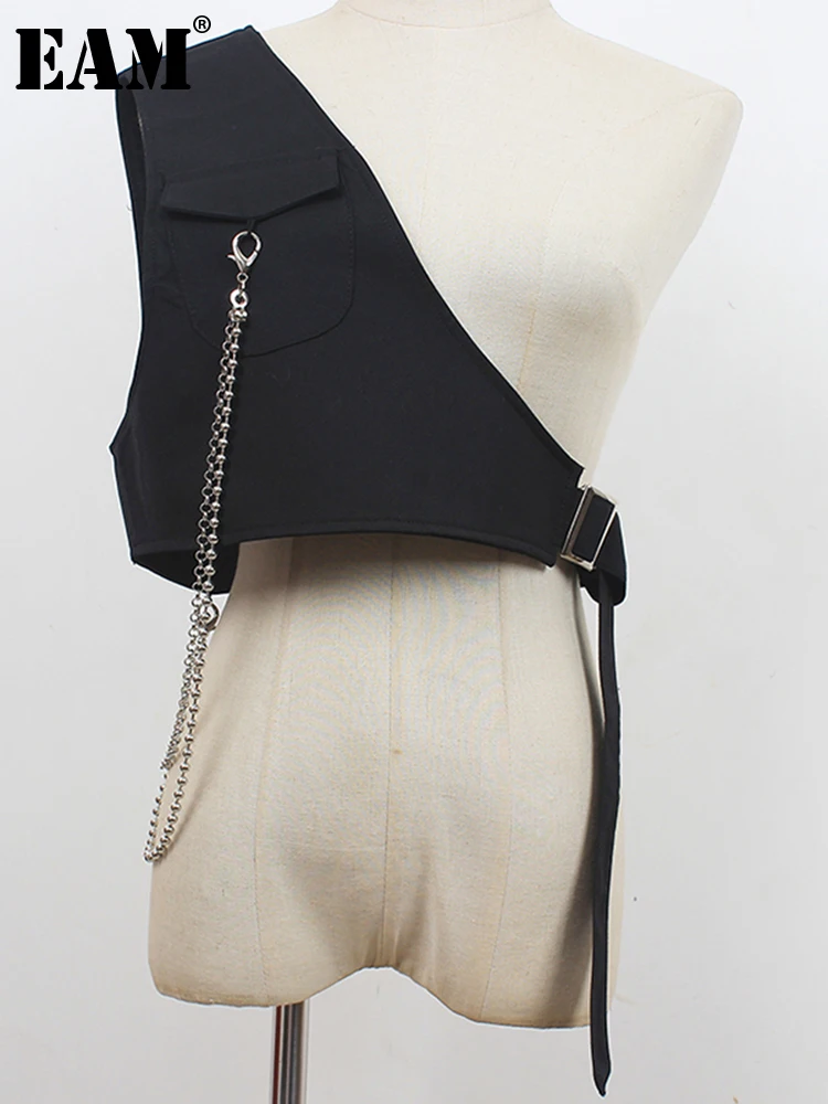 

[EAM] Women Loose Fit Black Irregular Chain Spliced Short Vest New V-collar Sleeveless Fashion Tide Spring Summer 2023 1DD8906