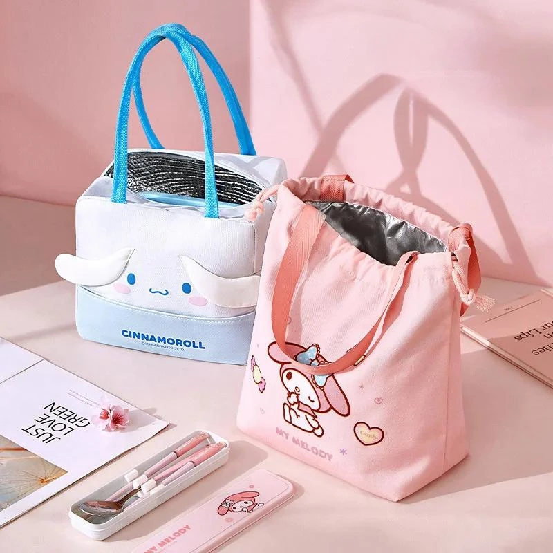 Kawaii Sanrios Cinnamoroll kt Cartoon Lunch Bag Picnic Insulated Cooler Bags Travel Thermal Child Lunch Box Totes Food Container
Kawaii Sanrios Cinnamoroll kt Cartoon Lunch Bag Picnic Insulated Cooler Bags Travel Thermal Child Lunch Box Totes Food Container