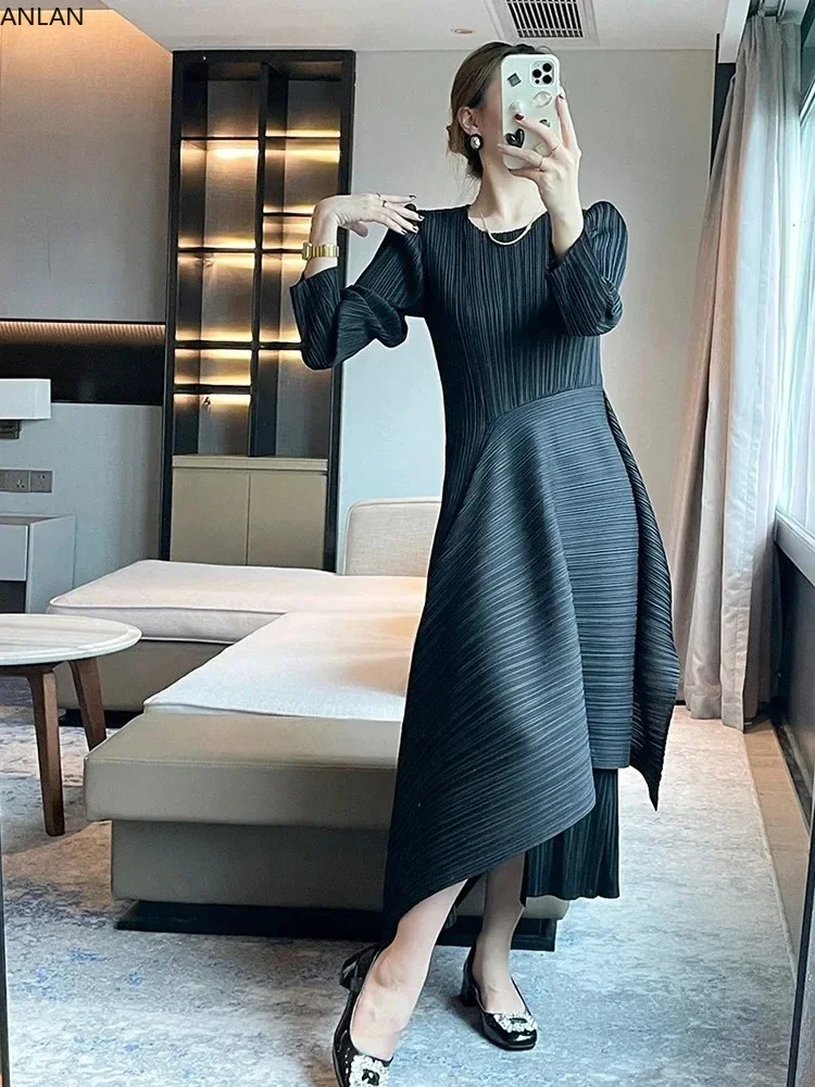 ANLAN Irregular Pleated Black Miyake Dress Splicing Design Solid O-Neck Long Sleeves Elegant Dresses for Women 2023 New 6YK4381
ANLAN Irregular Pleated Black Miyake Dress Splicing Design Solid O-Neck Long Sleeves Elegant Dresses for Women 2023 New 6YK4381