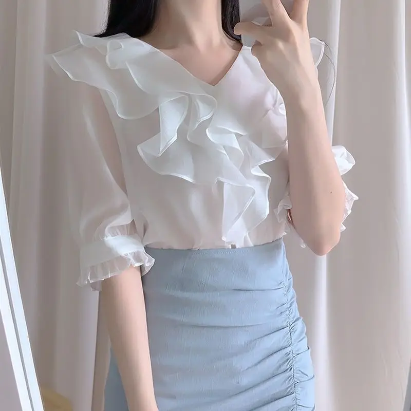 Elegant V-Neck Spliced Petal Sleeve Ruffles Blouse Women's Clothing 2023 Summer New Casual Pullovers Loose Sweet Shirt
Elegant V-Neck Spliced Petal Sleeve Ruffles Blouse Women's Clothing 2023 Summer New Casual Pullovers Loose Sweet Shirt