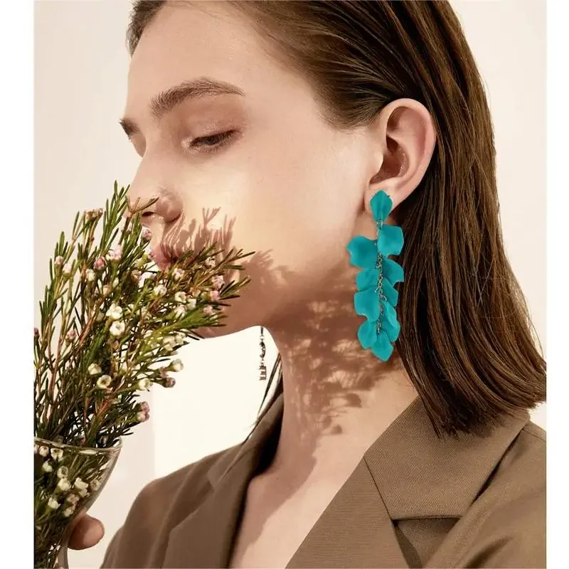 

2023 Green Long Acrylic Rose Petal Earrings Dangle Exaggerated Flower Earrings Drop Floral Tassel Earrings for Women