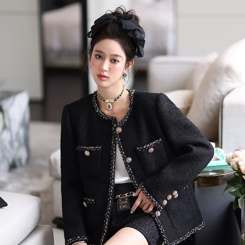 Korean Winter New Autumn and Woolen Coat Women's Classic Retro Single Breasted Tweed Jackets for Women 2023 Outwear Parkas
Korean Winter New Autumn and Woolen Coat Women's Classic Retro Single Breasted Tweed Jackets for Women 2023 Outwear Parkas
