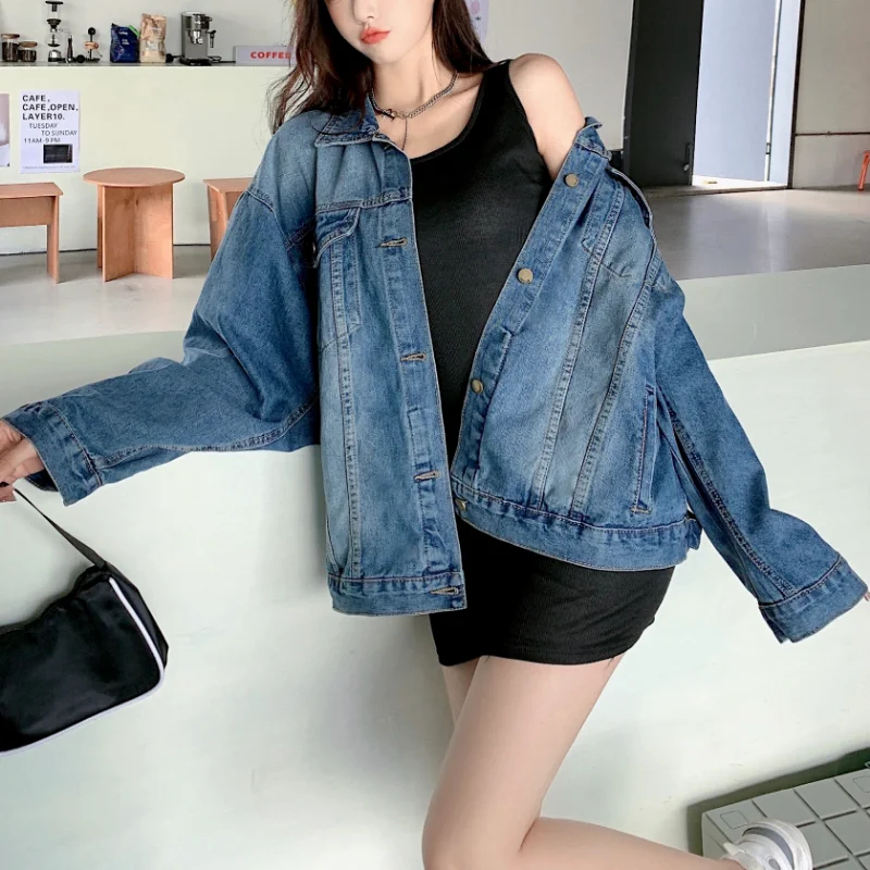 Korean Fashion Denim Coat Elegant and Elegant Style Jacket Women's Casual Loose Design Polo Collar Versatile Jacket Top 2023 New
Korean Fashion Denim Coat Elegant and Elegant Style Jacket Women's Casual Loose Design Polo Collar Versatile Jacket Top 2023 New