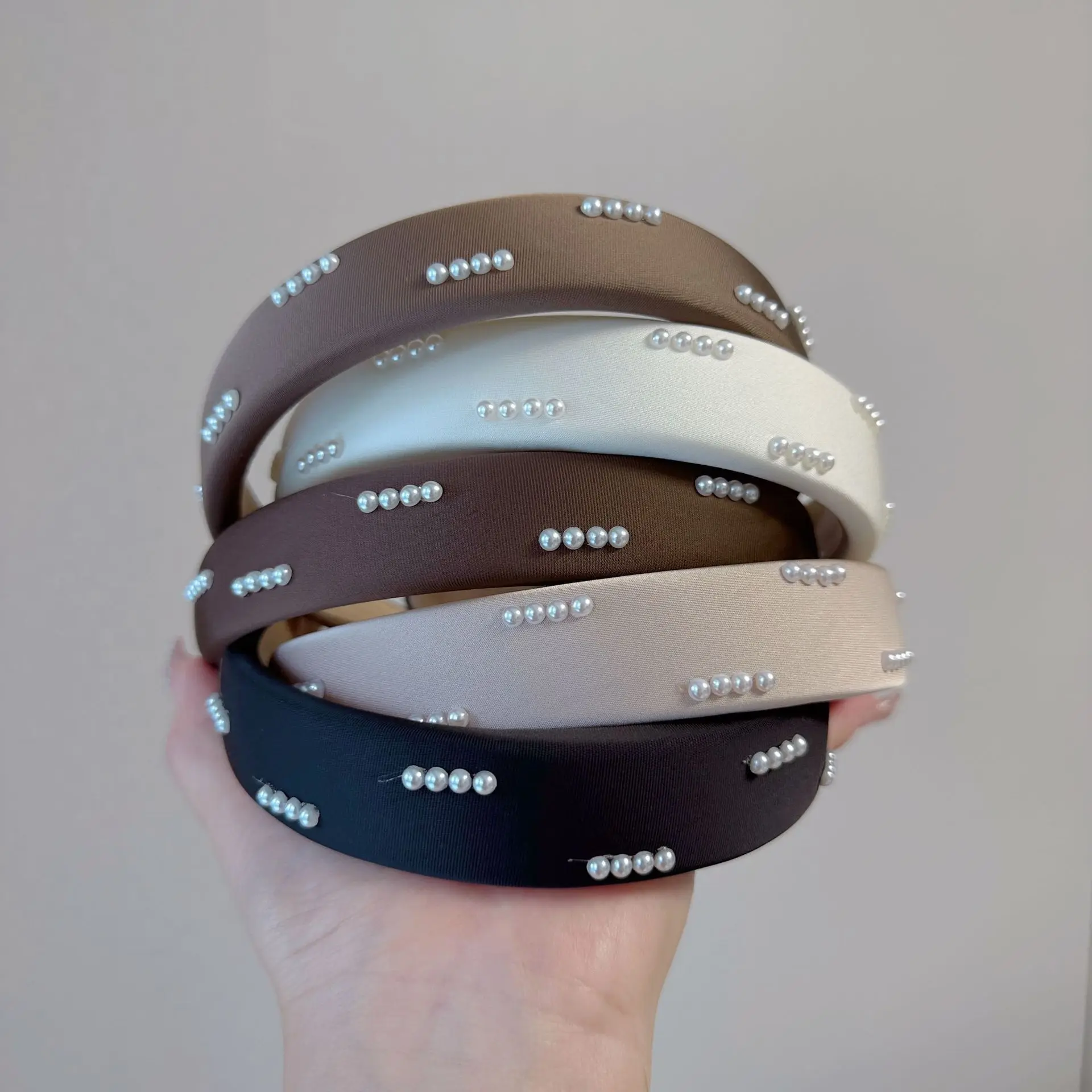 Simple Padded Headband Pearls High End Making Women Hair Accessories Solid Fabric Thick Hairband Daily Headwear Head Hoop
Simple Padded Headband Pearls High End Making Women Hair Accessories Solid Fabric Thick Hairband Daily Headwear Head Hoop