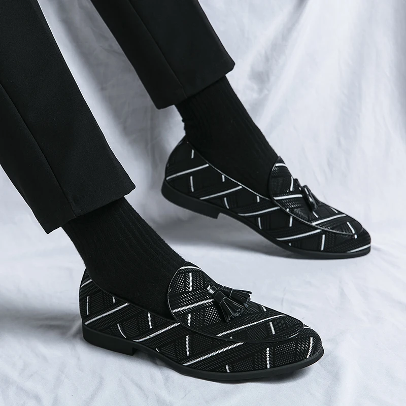 New Loafers for Men Tassels Slip-On Round Toe Men's Formal Shoes Handmade Men Shoes Free Shipping Size 38-48
New Loafers for Men Tassels Slip-On Round Toe Men's Formal Shoes Handmade Men Shoes Free Shipping Size 38-48