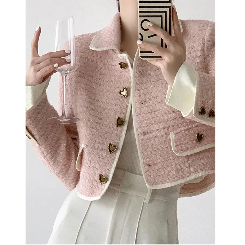 Pink Tweed Jacket Women Luxury 2023 Autumn Winter Elegant Fashion Chic Love Button Temperament Short Coat Tops Female Outerwear
Pink Tweed Jacket Women Luxury 2023 Autumn Winter Elegant Fashion Chic Love Button Temperament Short Coat Tops Female Outerwear