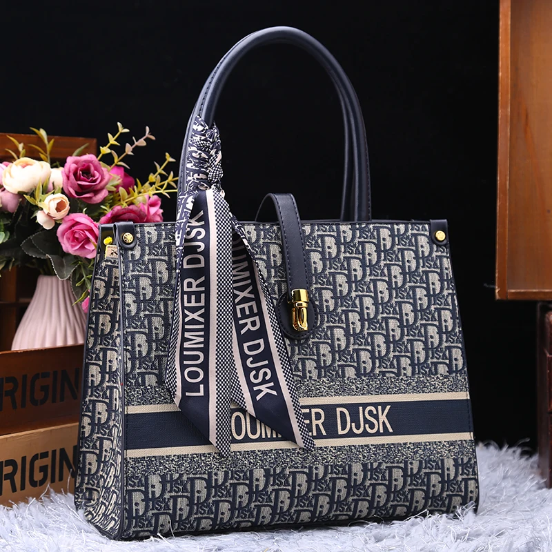 

2024 New Embroidery Large Capacity Casual Totes Luxury Fashion Shoulder Bags Famous Designer Women Purse And Handbags Sac A Main