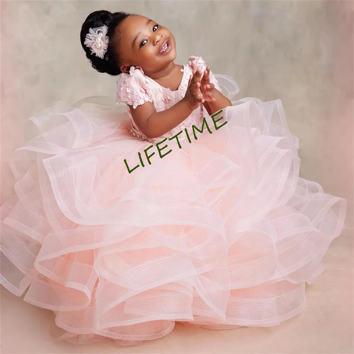 

Cute Baby Birthday Party Dresses Sheer O Neck Long Sleeves Sequined Puffy First Communion Gown Tulle Flower Girl Dresses