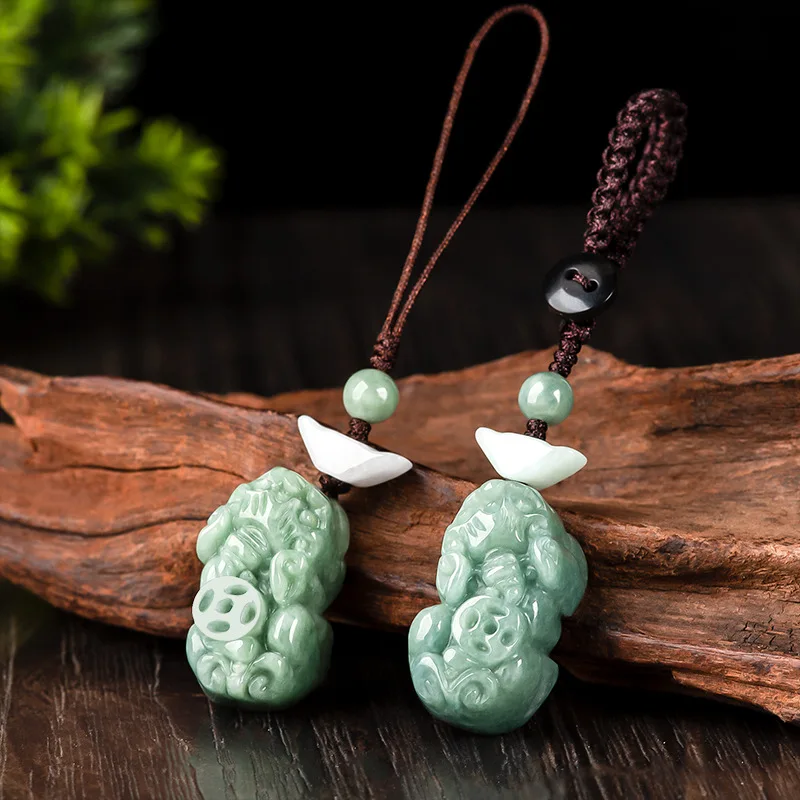 Mai Chuang/ Hand Carved/ Natural Jade Ping An Pixiu Emerald Pendant Mobile Phone Car Chain Fashion Personality Boutique Jewelry
Mai Chuang/ Hand Carved/ Natural Jade Ping An Pixiu Emerald Pendant Mobile Phone Car Chain Fashion Personality Boutique Jewelry