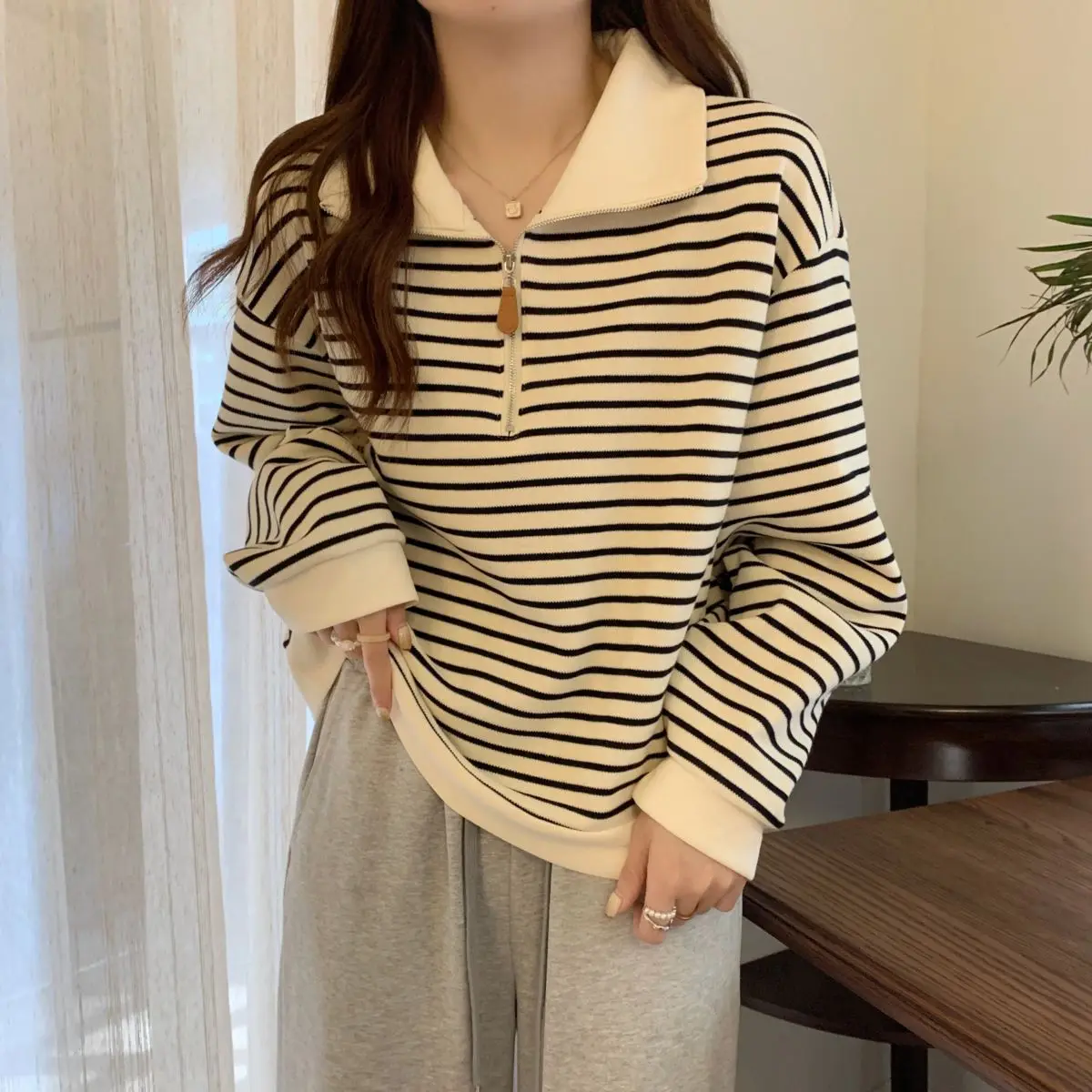 Yasuk 2023 Spring Autumn Casual T-Shirt Female Pullover Fashion Women Blouse Simple Striped Zipper Loose Soft Long Sleeve
Yasuk 2023 Spring Autumn Casual T-Shirt Female Pullover Fashion Women Blouse Simple Striped Zipper Loose Soft Long Sleeve