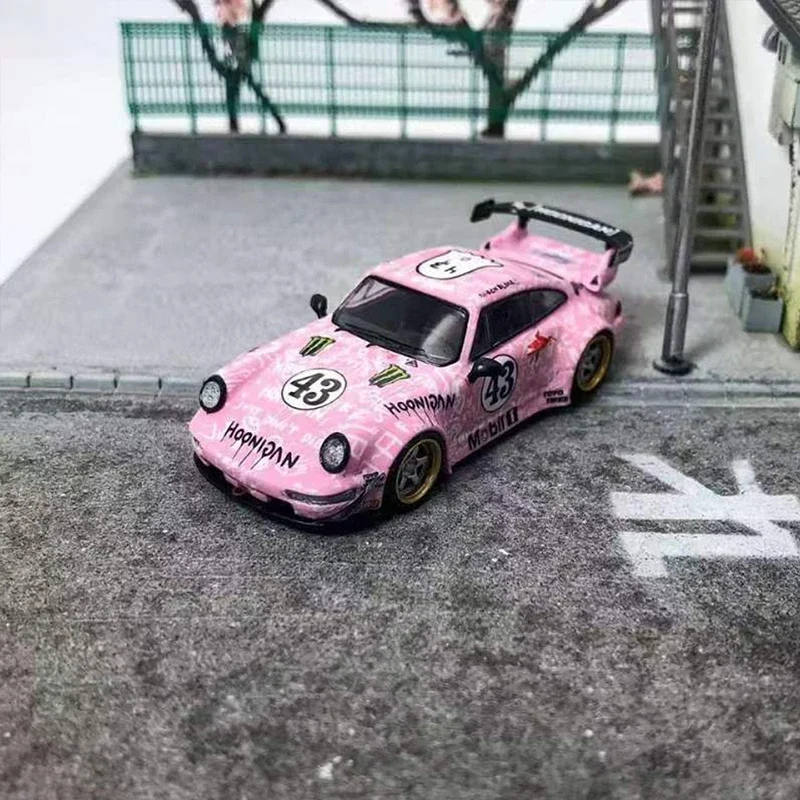 Модель автомобиля King 1:64, модель автомобиля RWB964 с широким кузовом, литье под давлением из сплава высокого крыла-hoonic Pink No.43
Модель автомобиля King 1:64, модель автомобиля RWB964 с широким кузовом, литье под давлением из сплава высокого крыла-hoonic Pink No.43