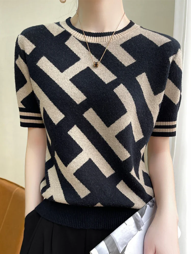 Fashion Spring and Summer Worsted Thin Women's Letter Jacquard Pure Woolen Sweater Short Sleeve T-Shirt Knitted Bottom Top
Fashion Spring and Summer Worsted Thin Women's Letter Jacquard Pure Woolen Sweater Short Sleeve T-Shirt Knitted Bottom Top