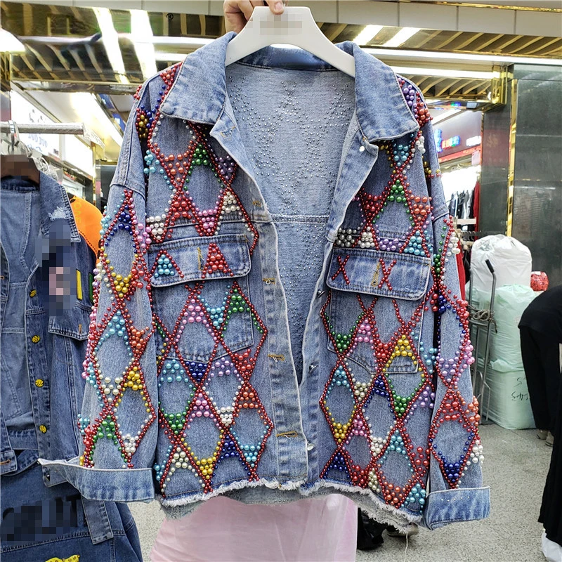 Luxury Women Turn Down Collar Diamonds Beading Denim Jacket Geometric Pattern Pearls Burrs Jeans Coat Single Breasted Streetwear
Luxury Women Turn Down Collar Diamonds Beading Denim Jacket Geometric Pattern Pearls Burrs Jeans Coat Single Breasted Streetwear
