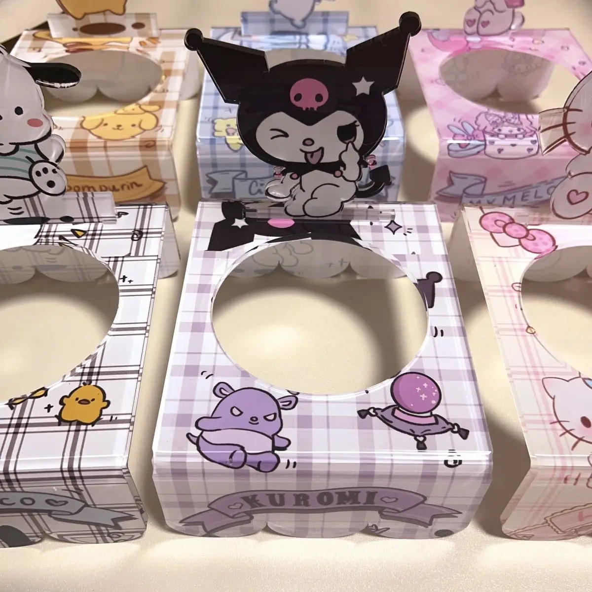Защитная подставка под шею для домашних животных Kawaii Sanrio, Hello Kitty My Melody Kuromi, акриловый материал, кошка, собака, обеденный стол, интересный подарок
Защитная подставка под шею для домашних животных Kawaii Sanrio, Hello Kitty My Melody Kuromi, акриловый материал, кошка, собака, обеденный стол, интересный подарок