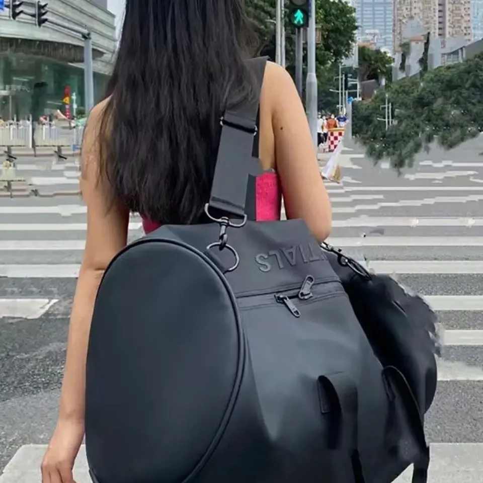 Essentials double line travel bag with wheels large capacity business trip travel luggage men's and womens bags for women Zevity
Essentials double line travel bag with wheels large capacity business trip travel luggage men's and womens bags for women Zevity