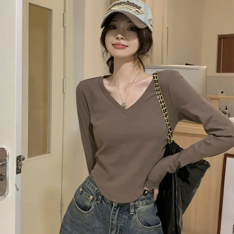 Spring and Autumn Women T-shirt Irregular Solid Color Bottoming Shirt Chic V-neck Long-sleeved Short Tops Female
Spring and Autumn Women T-shirt Irregular Solid Color Bottoming Shirt Chic V-neck Long-sleeved Short Tops Female