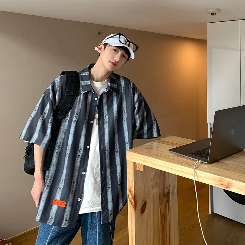 Loose Printed Striped Shirt Mens Summer Beach Half-sleeved Top Oversize Fashion Trend Casual Coat Thin Outer Wear Men's Clothes
Loose Printed Striped Shirt Mens Summer Beach Half-sleeved Top Oversize Fashion Trend Casual Coat Thin Outer Wear Men's Clothes