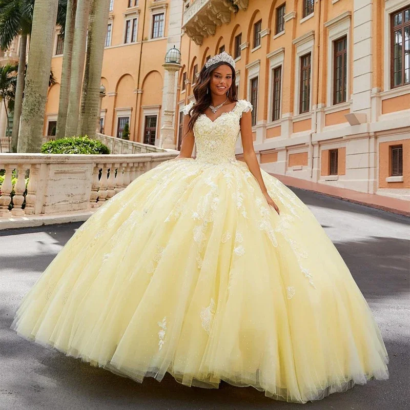 Yellow Mexican Girls Quinceanera Dress Sweet 16 Years Old Appliques Sequins Beads Flowers Sweetheart Party Vestidos De 15 Años
Yellow Mexican Girls Quinceanera Dress Sweet 16 Years Old Appliques Sequins Beads Flowers Sweetheart Party Vestidos De 15 Años