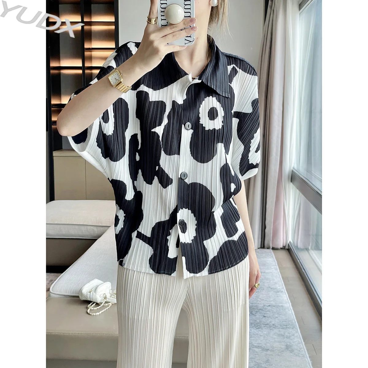 

YUDX Miyake Folds 2023 Summer New Niche Printing Wide Large Size Lapel Short Jacket Temperament Elegant Cardigan Women's Tops