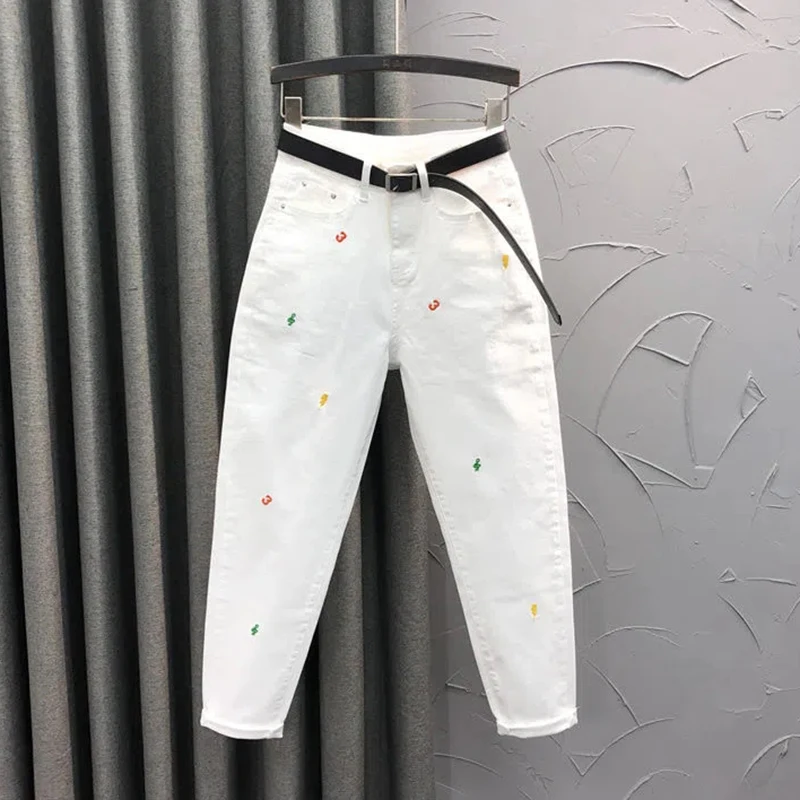 White Jeans 2023 New Women's Embroidery Wild Jeans Spring Summer Fashion Ladies Denim Pants Autumn Casual Jean Harun Pants Femme
White Jeans 2023 New Women's Embroidery Wild Jeans Spring Summer Fashion Ladies Denim Pants Autumn Casual Jean Harun Pants Femme