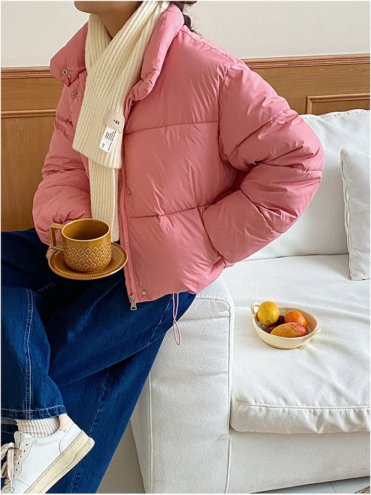 2023 Winter Ultra Light Warm Casual Coat Stand Collar Female Puffer Jacket Loose Women Cotton Padded Parkas Short Warm Outwear
2023 Winter Ultra Light Warm Casual Coat Stand Collar Female Puffer Jacket Loose Women Cotton Padded Parkas Short Warm Outwear