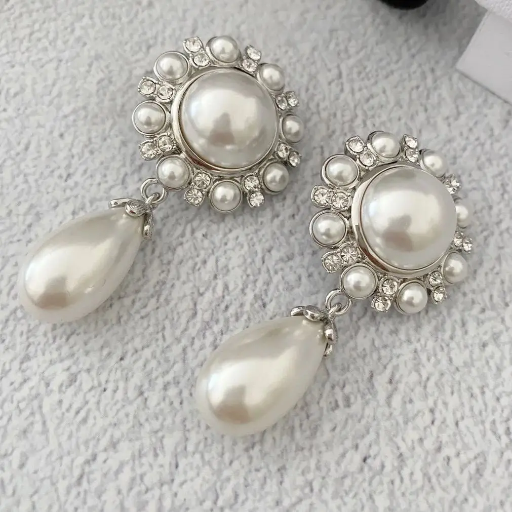 Earrings Light Luxury Personality Fashion Vintage Ear Clips For Clothes Things Women Accessories Para Mujer Broches Ropa Mujer
Earrings Light Luxury Personality Fashion Vintage Ear Clips For Clothes Things Women Accessories Para Mujer Broches Ropa Mujer