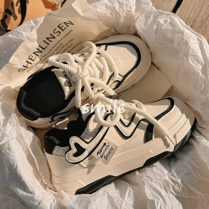 White Sneakers for Women Heart Platform Shoes Sports Tennis Female Flats Casual Vulcanize Korean Spring Summer Footwear
White Sneakers for Women Heart Platform Shoes Sports Tennis Female Flats Casual Vulcanize Korean Spring Summer Footwear