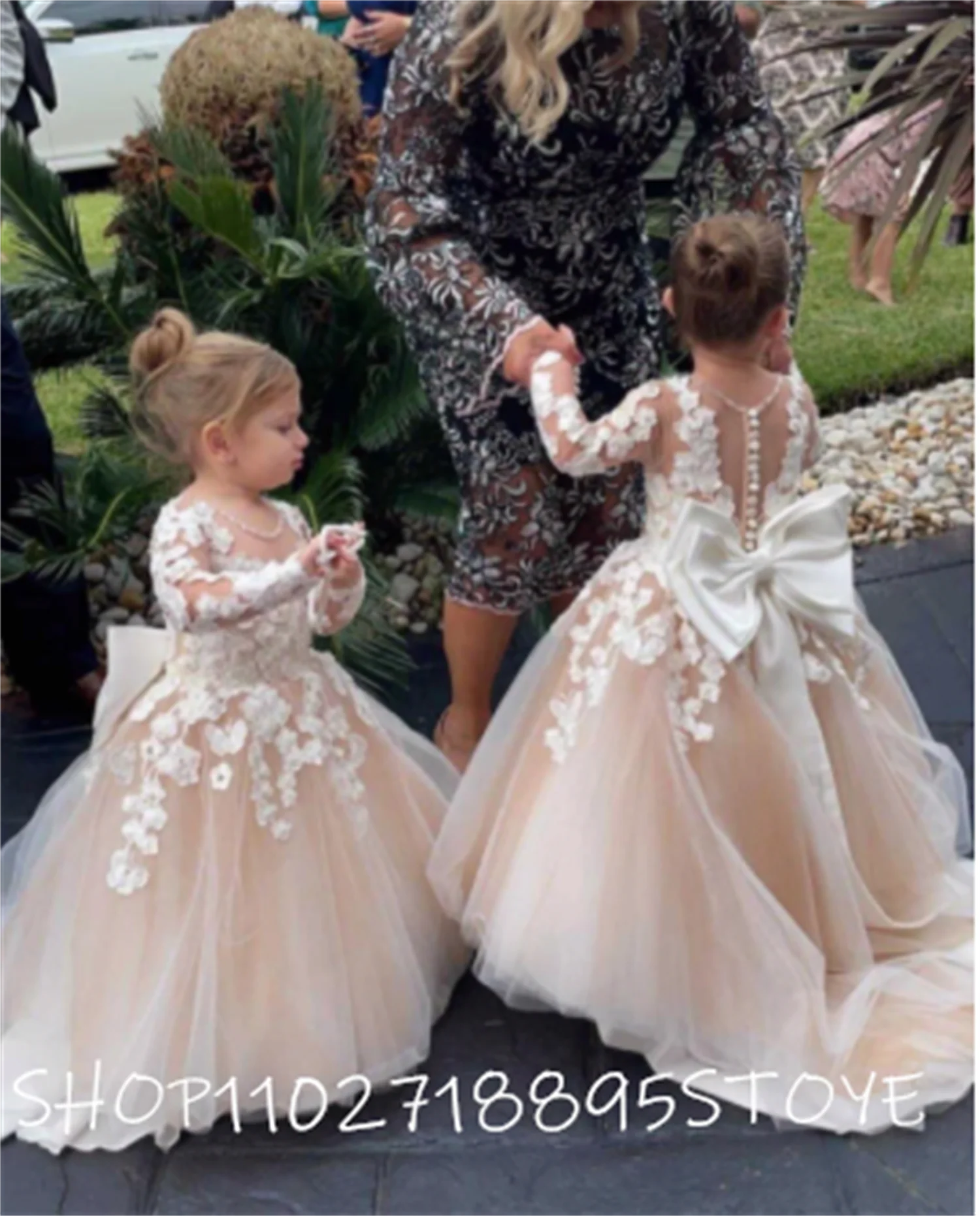 Fashion A Line Flower Girl Dresses For Wedding Party Gowns Floor Length Lace Tulle Long Sleeve Tiered First Communion Dress
Fashion A Line Flower Girl Dresses For Wedding Party Gowns Floor Length Lace Tulle Long Sleeve Tiered First Communion Dress