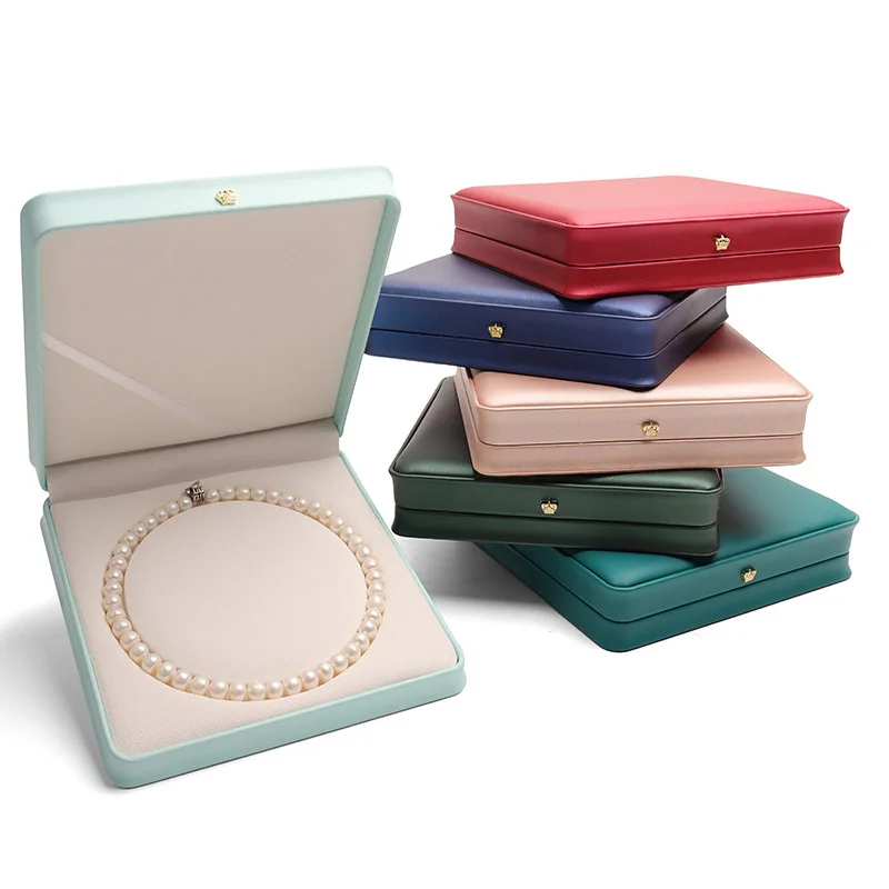 Fashion Crown Pink Jewelry Storage Box with Round Center Decoration Mother Pearl Necklace Long Chain Flap Package Display Box
Fashion Crown Pink Jewelry Storage Box with Round Center Decoration Mother Pearl Necklace Long Chain Flap Package Display Box