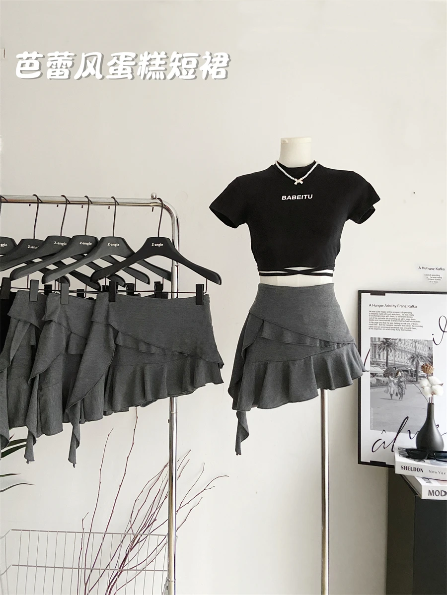 

Women Grey A-line Pleated Skirt Vintage Y2k 90s Mini Skirt Harajuku Korean Asymmetrical Skirt 2000s Fashion Clothes Summer 2024