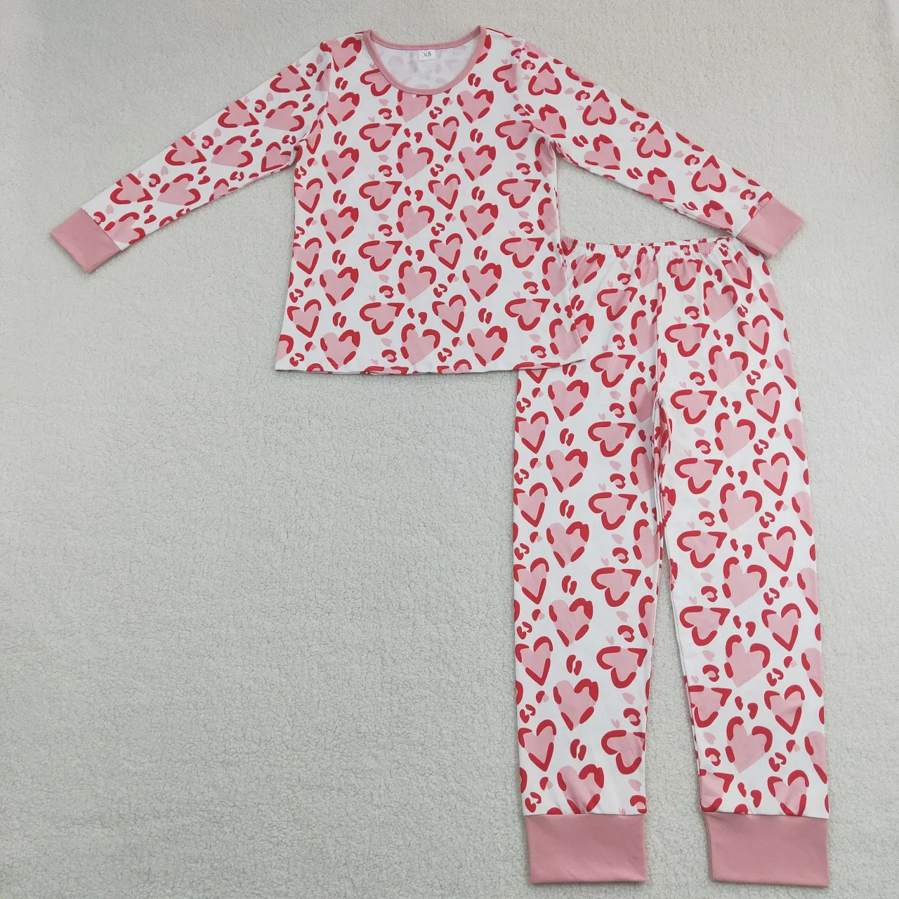 Wholesale Women Valentine's Day Sleepwear High Quality Set Long Sleeves Shirt Leopard Hearts Pants Adult Pajamas Outfit
Wholesale Women Valentine's Day Sleepwear High Quality Set Long Sleeves Shirt Leopard Hearts Pants Adult Pajamas Outfit
