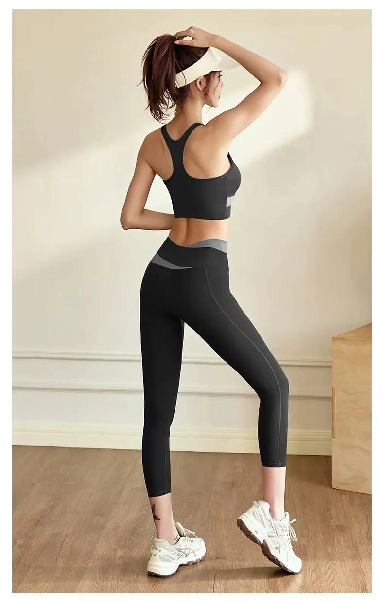 

Contrast Slim Fitting High Waisted Abdominal Yoga Suit Shockproof Bra Fitness Hip Lifting Pants Nude Short Sleeved Top