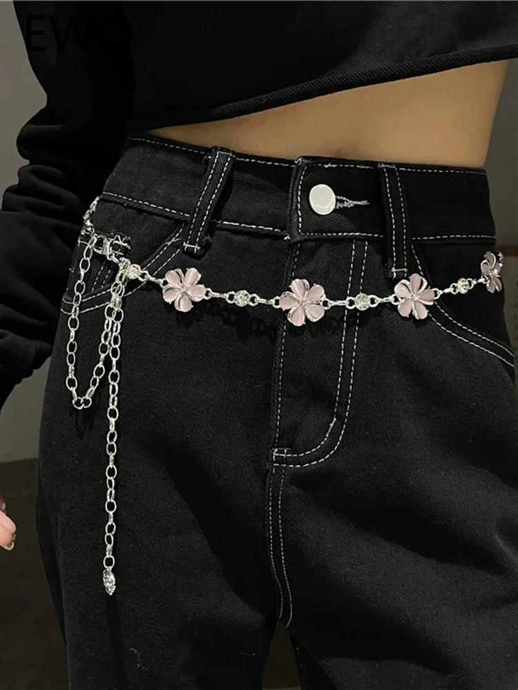 EWQ Fashionable And Sweet Design Belt Diamond Patchwork Fashion Design Flower Female Chain Lace-up All-seace 2024 New 27SN4761
EWQ Fashionable And Sweet Design Belt Diamond Patchwork Fashion Design Flower Female Chain Lace-up All-seace 2024 New 27SN4761
