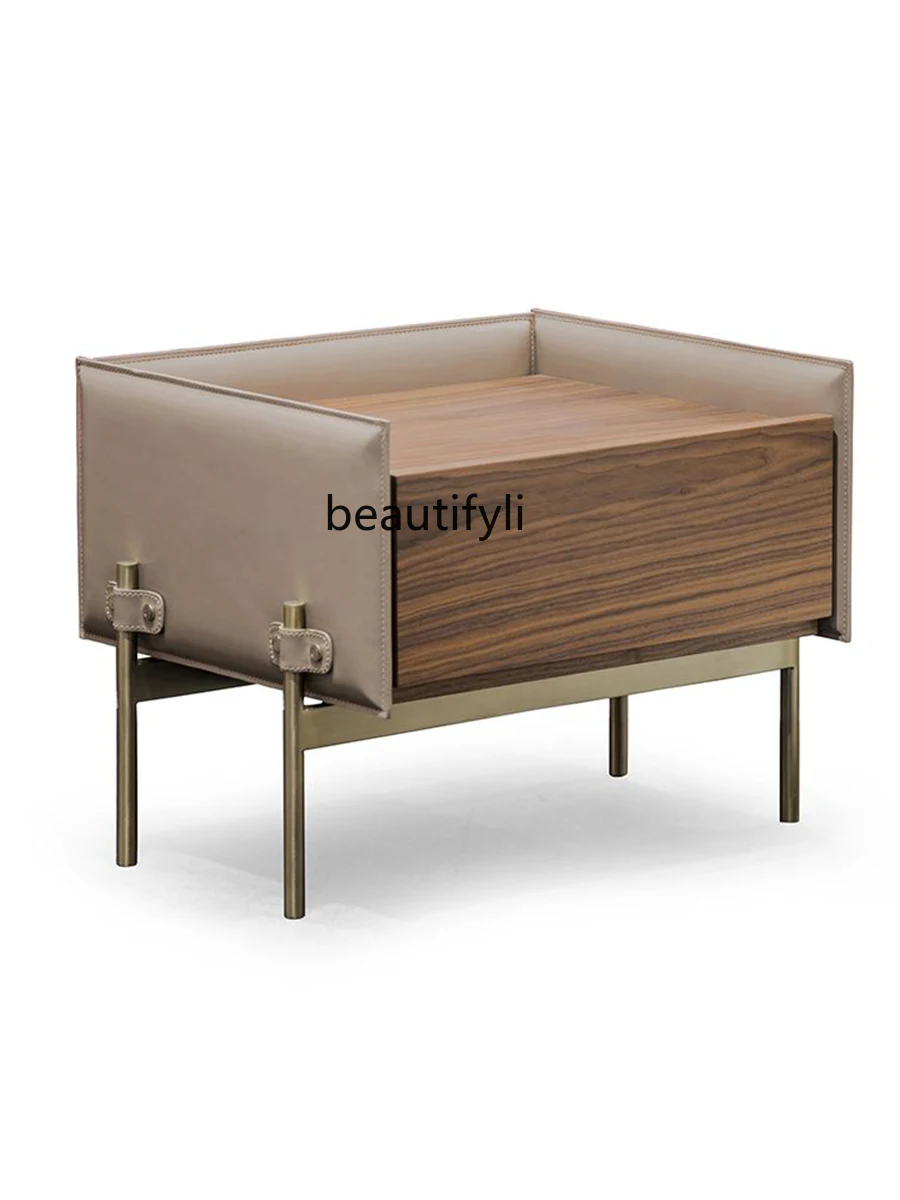 Designer Model Bedroom Storage Room Bedside Table Simple Modern Light Luxury Italian Minimalist Saddle Leather Bedside Cabinet
Designer Model Bedroom Storage Room Bedside Table Simple Modern Light Luxury Italian Minimalist Saddle Leather Bedside Cabinet