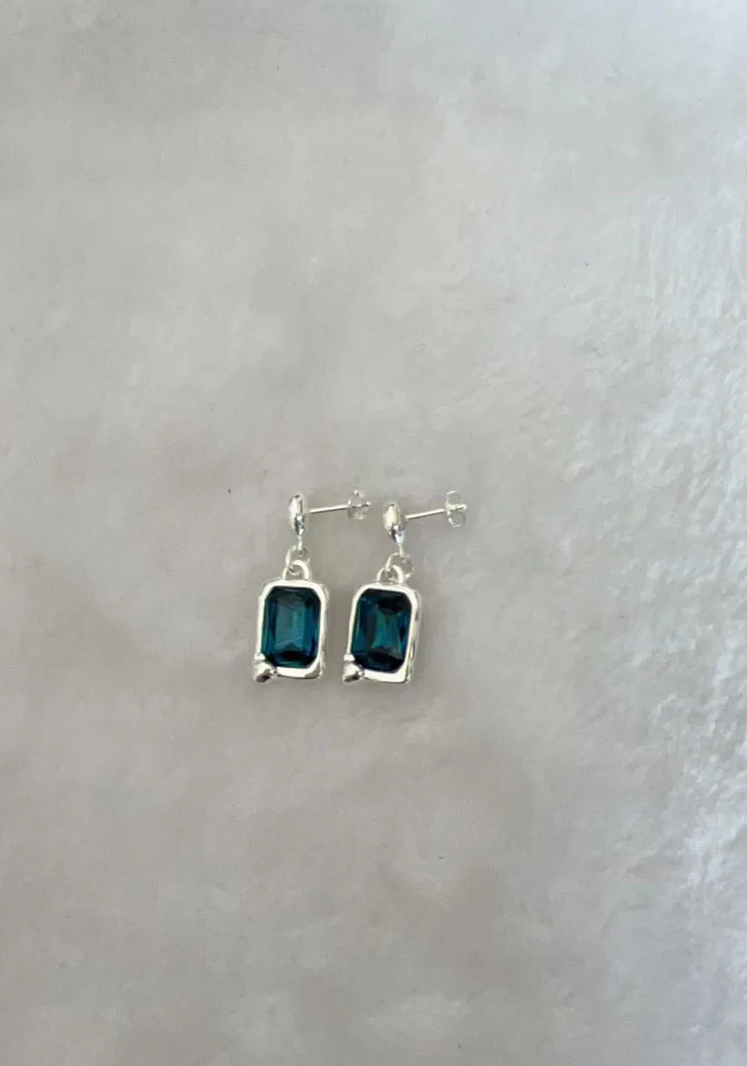 MAY 2023 New UNOde50 Best Selling Exquisite High Quality Gem Women's Earrings and Jewelry Gift Bag in Europe and America
MAY 2023 New UNOde50 Best Selling Exquisite High Quality Gem Women's Earrings and Jewelry Gift Bag in Europe and America
