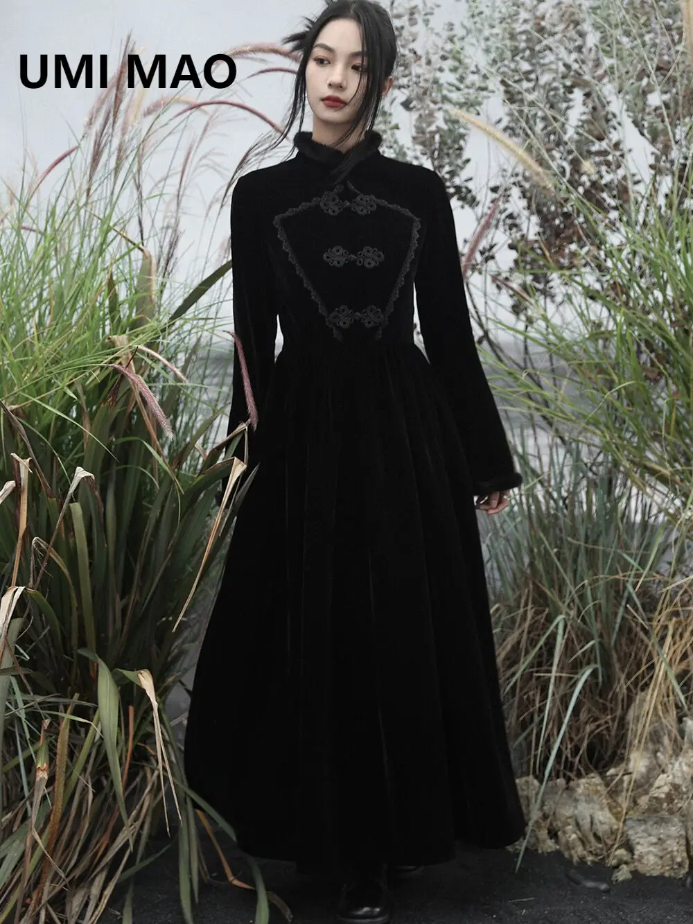 UMI MAO Chinese Plate Button Dress Autumn Winter New Vintage Palace Style Dark Black Flocking Waist Length Mid Length Dresses
UMI MAO Chinese Plate Button Dress Autumn Winter New Vintage Palace Style Dark Black Flocking Waist Length Mid Length Dresses