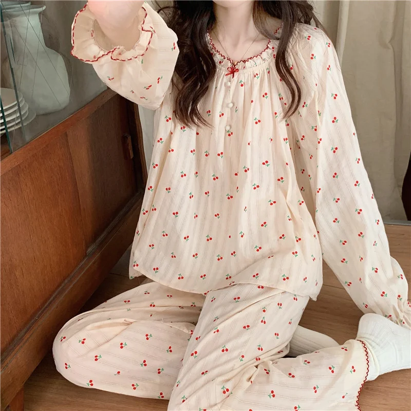 Cotton Ruffled Sweet Cherry Cute Pajamas Women's Loose Casual Outer Wear Long-sleeved Trousers Loungewear 2-piece Set Retro D624
Cotton Ruffled Sweet Cherry Cute Pajamas Women's Loose Casual Outer Wear Long-sleeved Trousers Loungewear 2-piece Set Retro D624
