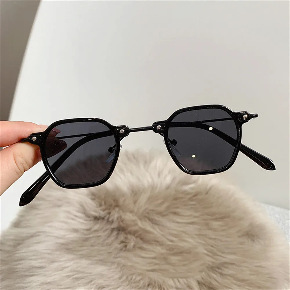 Fashion Women Sun Glasses Rectangle Metal Small Frame Sunglasses Retro Classic Streetwear Eyeglasses Lady Cat Eyeglasses
Fashion Women Sun Glasses Rectangle Metal Small Frame Sunglasses Retro Classic Streetwear Eyeglasses Lady Cat Eyeglasses