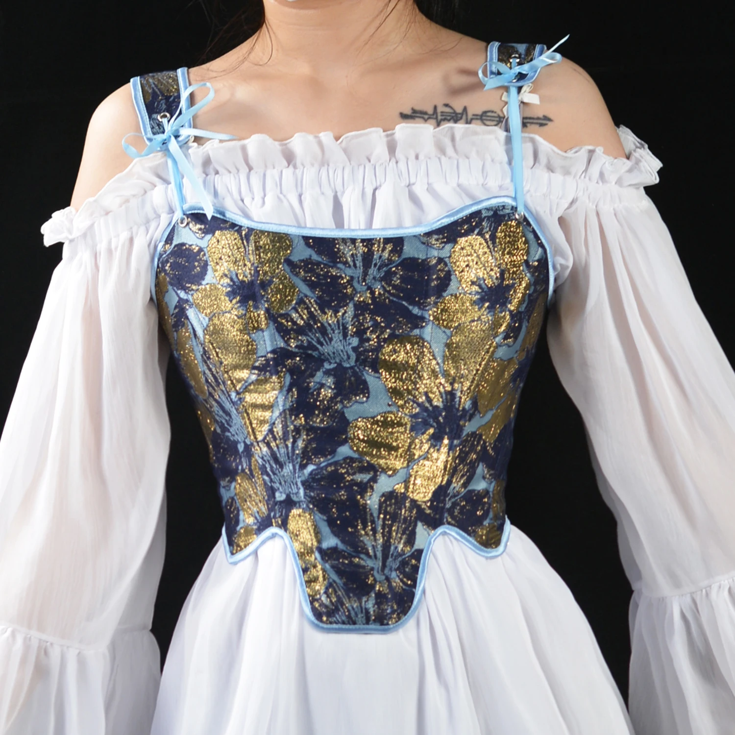 Gold Blue Bustier Corset Top Aesthetic Elegant Lady Trim Square Neck Spaghetti Strap Crop Top Vest
Gold Blue Bustier Corset Top Aesthetic Elegant Lady Trim Square Neck Spaghetti Strap Crop Top Vest