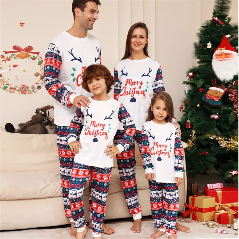 

2023 Christmas Family Matching Outfits Deer Father Mother & Kids Pajamas Sets Daddy Mommy and Me Xmas Pj's Clothes Tops+Pants