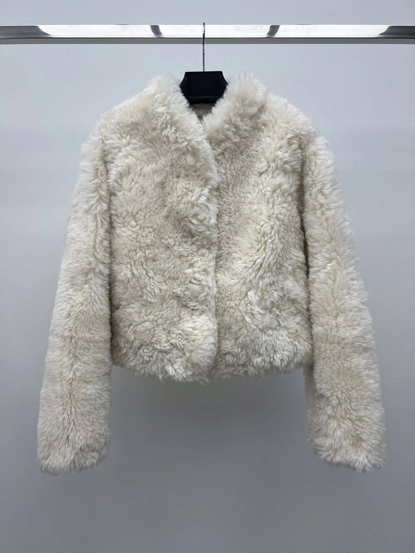 Fur one coat stand-up collar short version of the version of casual fashion 2024 fall new 1117
Fur one coat stand-up collar short version of the version of casual fashion 2024 fall new 1117