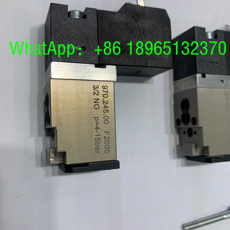 Новый оригинальный пилотный электромагнитный клапан 970.245,00 970.244.00 970.242.00 970.240,00 3061 227.622.00 3061 161.709.00
Новый оригинальный пилотный электромагнитный клапан 970.245,00 970.244.00 970.242.00 970.240,00 3061 227.622.00 3061 161.709.00