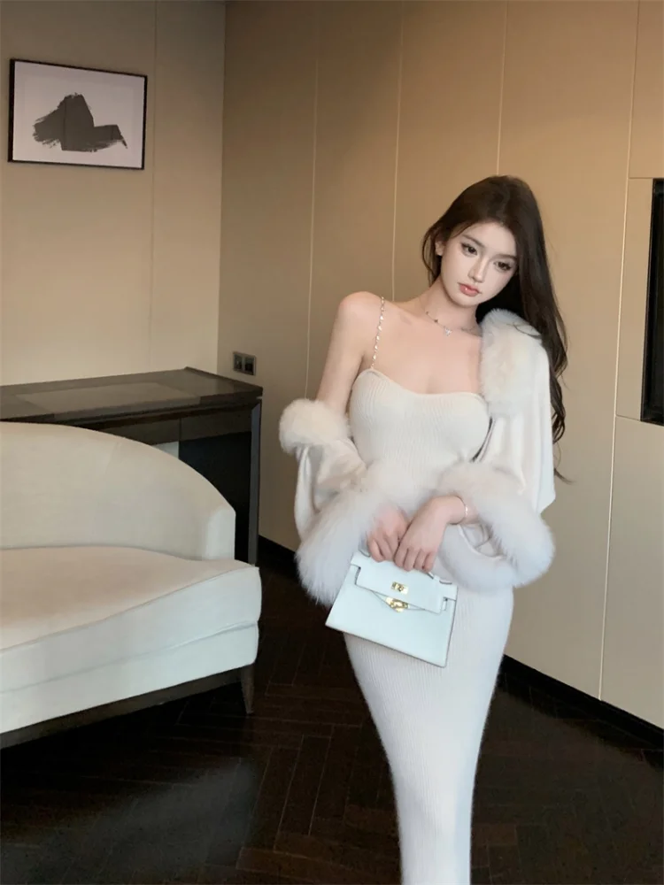 Korean Version of the 2024fall and Winter Women's Fashion Temperament Shawl Knitted Jacket Sexy Chain Halter Dress Two-piece Set
Korean Version of the 2024fall and Winter Women's Fashion Temperament Shawl Knitted Jacket Sexy Chain Halter Dress Two-piece Set