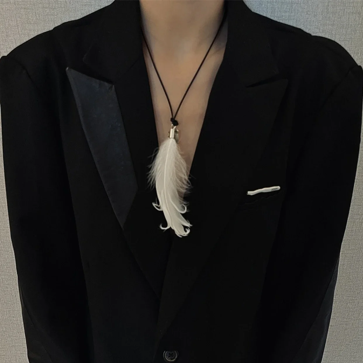 silver 925 Handmade feather design, retro sterling silver necklace, light luxury, niche, trendy, high-end and elegant
silver 925 Handmade feather design, retro sterling silver necklace, light luxury, niche, trendy, high-end and elegant