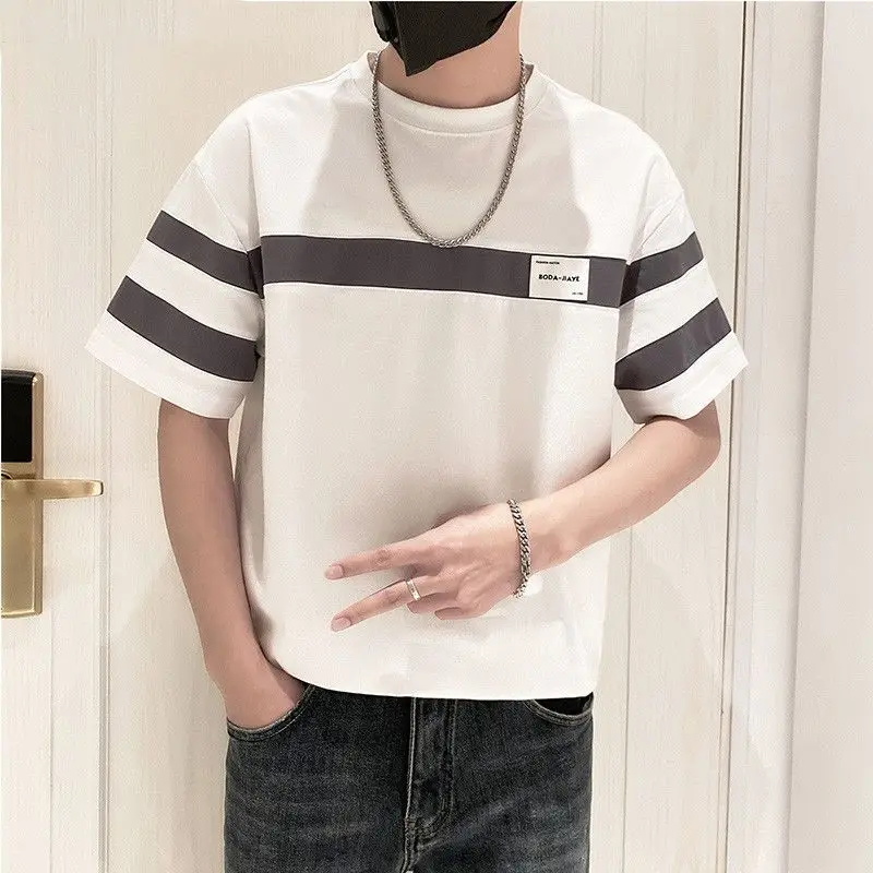Fashion Printed O-Neck Short Sleeve Korean Striped T-Shirt Men's Clothing 2023 Summer New Casual Pullovers All-match Tee Shirt
Fashion Printed O-Neck Short Sleeve Korean Striped T-Shirt Men's Clothing 2023 Summer New Casual Pullovers All-match Tee Shirt