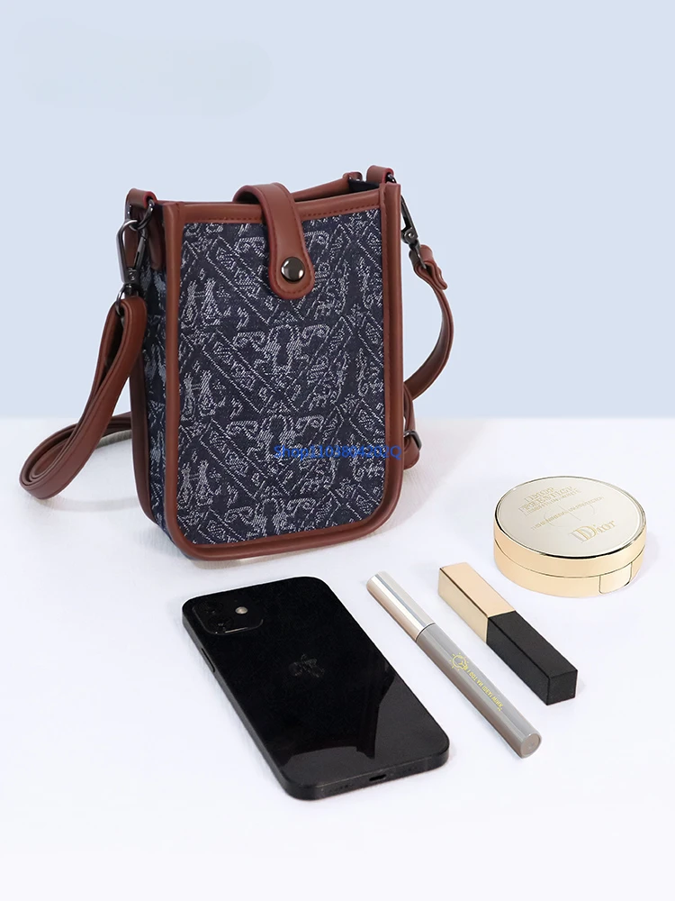 Dancer Dragon and Phoenix Pattern Mobile Phone Bag Summer High-end Texture Versatile
Dancer Dragon and Phoenix Pattern Mobile Phone Bag Summer High-end Texture Versatile